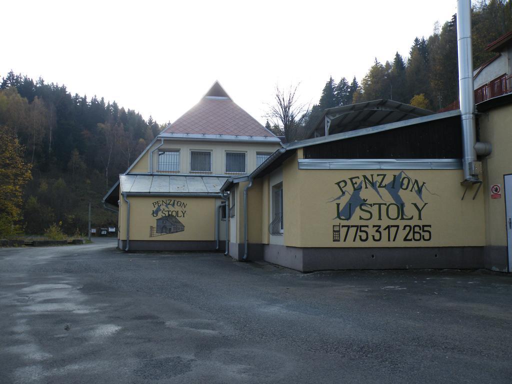 Penzion U Stoly ยาคีมอฟ ภายนอก รูปภาพ