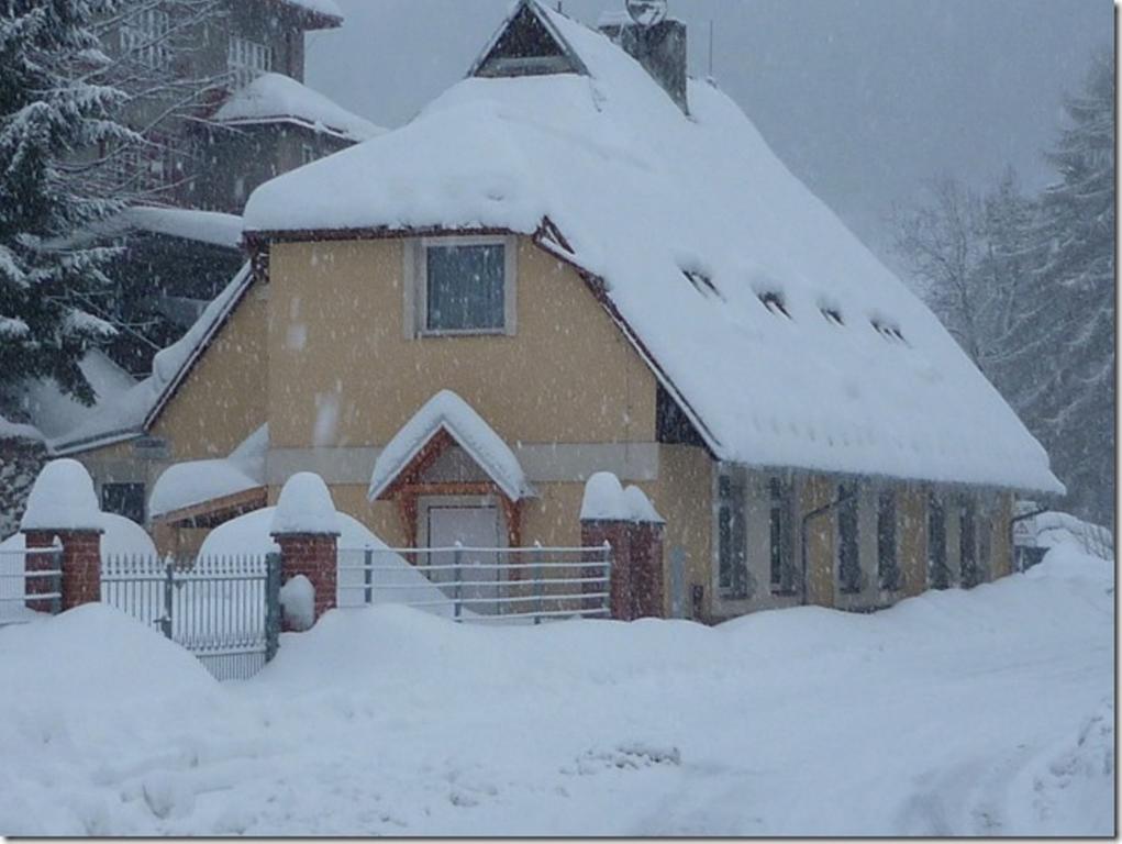 Penzion U Stoly ยาคีมอฟ ภายนอก รูปภาพ